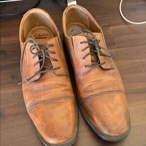 Clarks Men's Tan Leather Oxfords